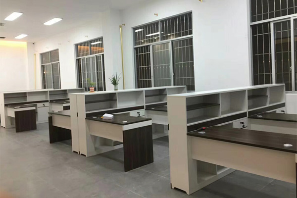 南京知名品牌辦公家具廠家定制設(shè)計跨國企業(yè)順科物流